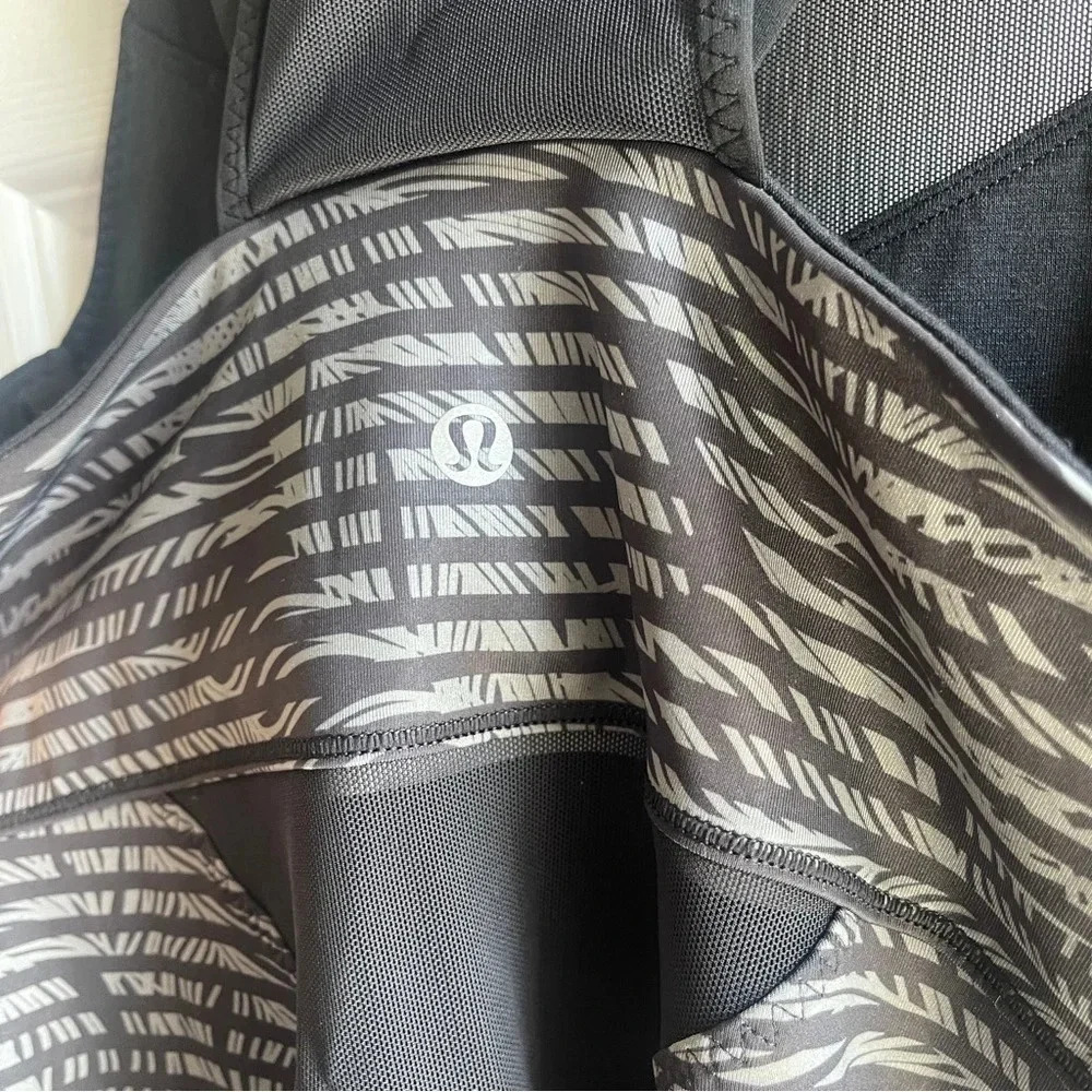 LULULEMON Running In The City Tank High Neck Stripe Play Slate Black Women's 6 - Picture 8 of 14